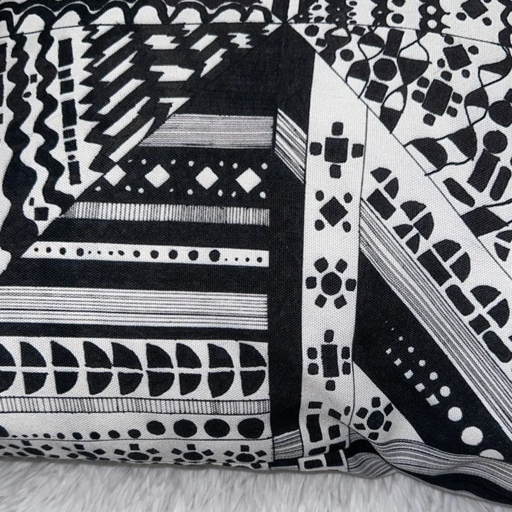 Geometric Black and White Accent Pillow‎ NWOT
